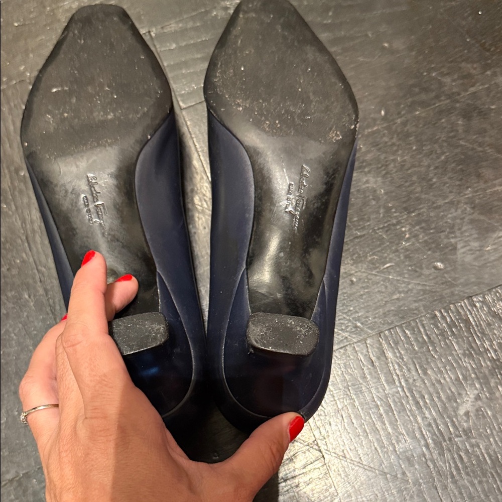 Salvatore Ferragamo Women's Navy Leather Heels vintage - Picture 12 of 14